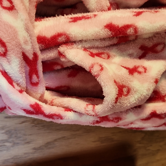 Breast cancer awareness women's short Robe, one size fits most. - Picture 4 of 5